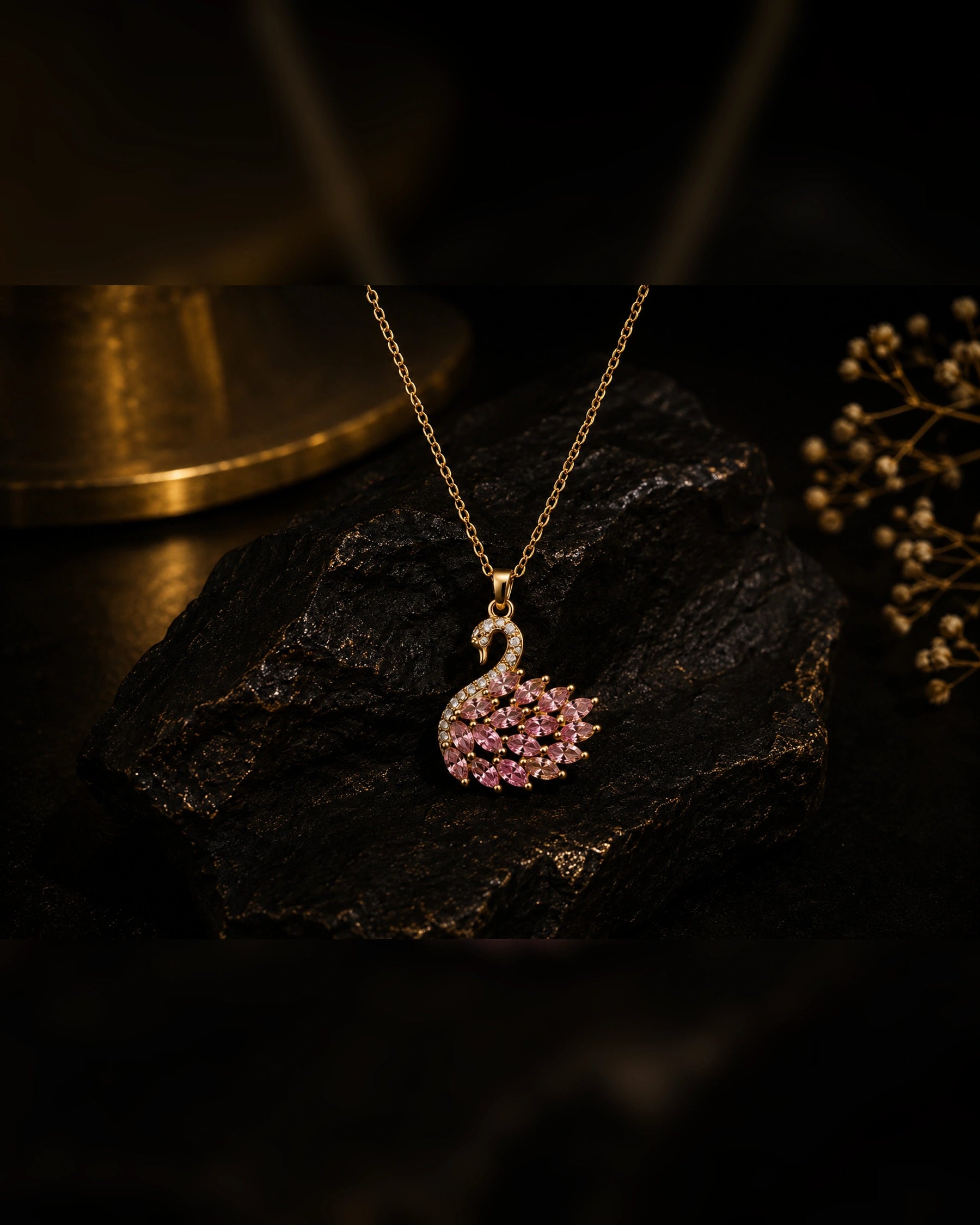 Swan necklace in gold and pink, detail