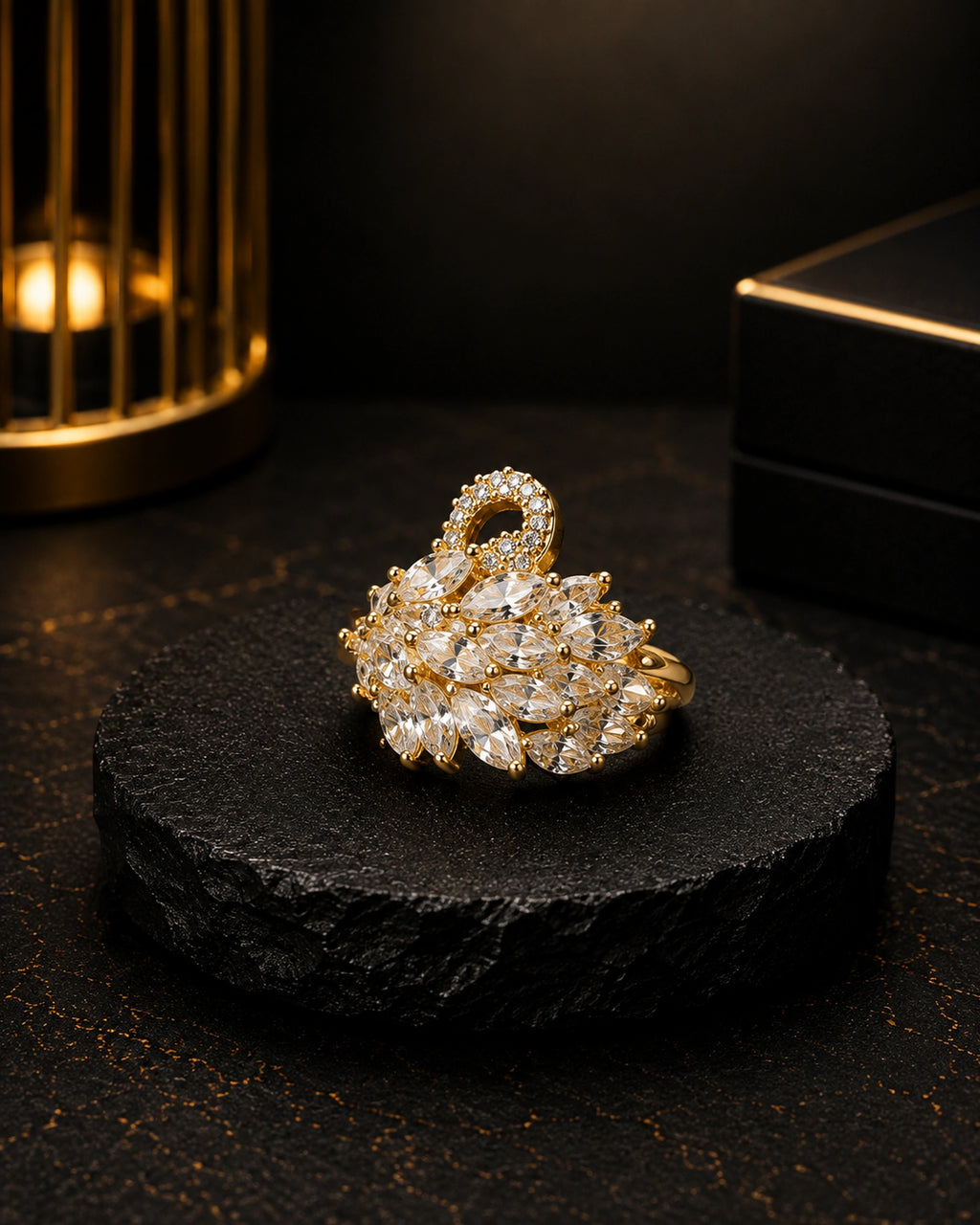 Swan ring in gold and white