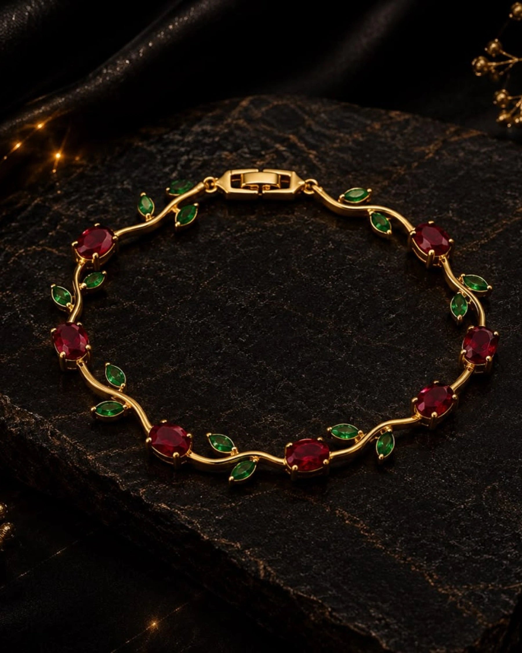 Tulip bracelet in red and green